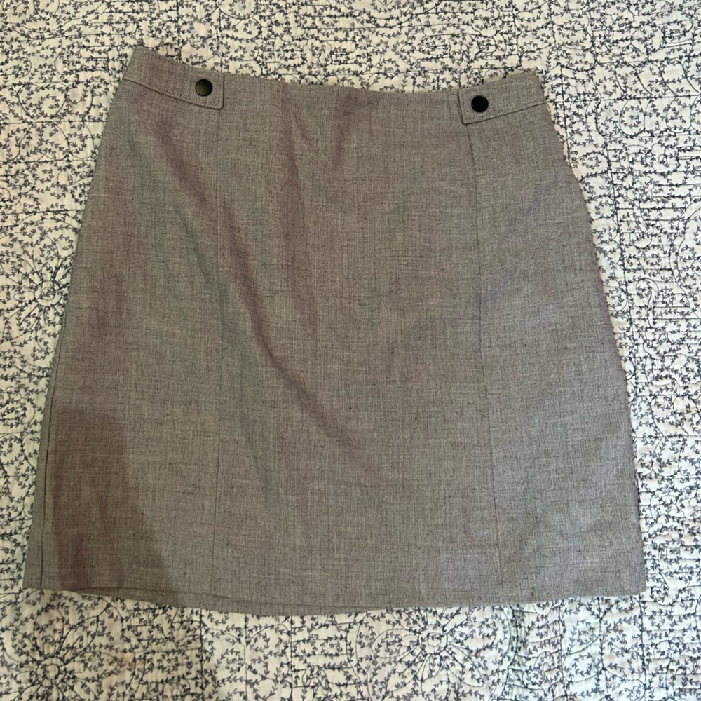 H&M Mini skirt size 4 but I think it runs small is more like size 0 or xs